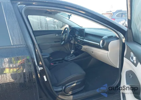 2019 Kia Forte Lxs z USA, uszkodzony, nr VIN 3KPF24AD9KE069552